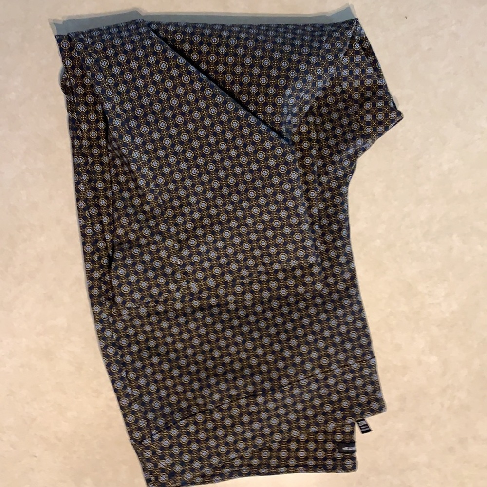 Capri, 22W, brown print